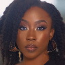 Beverly Naya als 