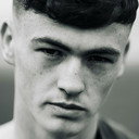 Lewis Brophy als Boy