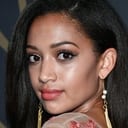 Samantha Logan als Spitting Daughter