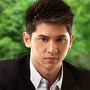 Ahron Villena als JP