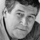 Tony Millan als Ernest Claymore