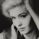 Judy Bamber als Alice