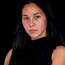 Sumiko Nakano als Evelyn
