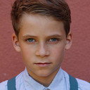 Levi Eisenblätter als Nick Maybacher