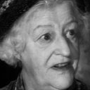 Hilda Barry als Grandma Grub