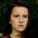 Imogen Burrell als Larissa Brodsky