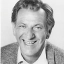 Jack Klugman als Senator Robert Ferguson