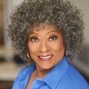 Gail Everett-Smith als Nana Gayle