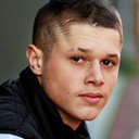 Joshua Hewson als Gus