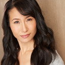 Rumi Oyama als Miss Hanabusa