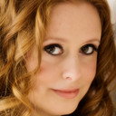 Julie Virtue als Mum