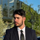 Valentin Bartan als Vali