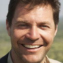 Steve Leonard als The Visitor