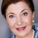 Irene DeBari als Mrs. Cruz