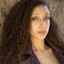 Sarah Cigan als Raquel