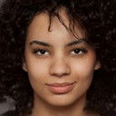 Red Madrell als Alisa