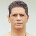 Carlos Cruz als Santiago Pacheco