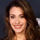 Alexandra Faye Sadeghian als Female Agent