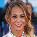 Alice Belaïdi als Kenza Alaoui
