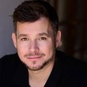 David Errigo Jr. als Young Vesemir / Young Remus (voice)