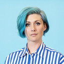 Crystal Arnette als Hilary Bachman