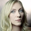 Tina Benko als Mrs. Winthrop