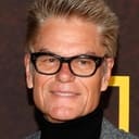 Harry Hamlin als Richard Steele