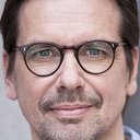 Michael Maertens als Carl Heymann