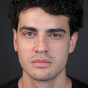 Pedro Alves als Guga (Gustavo)