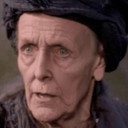 Yvonne Lawley als Mrs. Willard