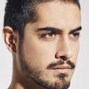 Avan Jogia als Karim Hassan