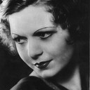 Janine Merrey als Maud