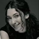 Sara Kaya als Seher