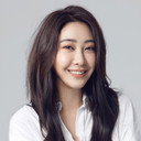 Yao Mi als Bai Xiao-qian