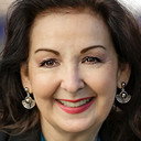 Priscilla Wittman als Wedding Officiant Spy