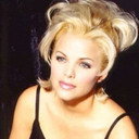 Christa Sauls als Joanna Barnes