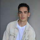 Jonathan Lagudi als Oscar Aruzzi