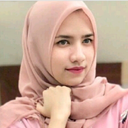 Diyanah Ulfah als Dyah Ayu Laksmi