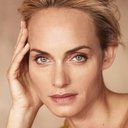 Amber Valletta als Claire