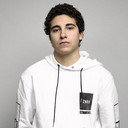 Narek Armaganian als Homer