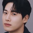 Kim Sung-sik als Kim Hyun-woo