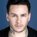 Raymond Power als Man in Store