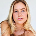 Megan Wilcox als Lori