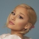 Ariana Grande als Alien on TV Monitor (uncredited)