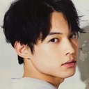 松村北斗 als Natsuhiko Shiomi