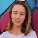 Dominique Saldaña als Katherine Davenport