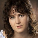 Lilliane Moffat als Daphne