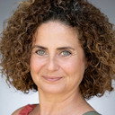 Esra Akkaya als Office Manager