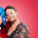 Julie Westwood als Madge