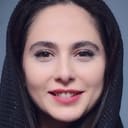رعنا آزادی‌ور als Naazi